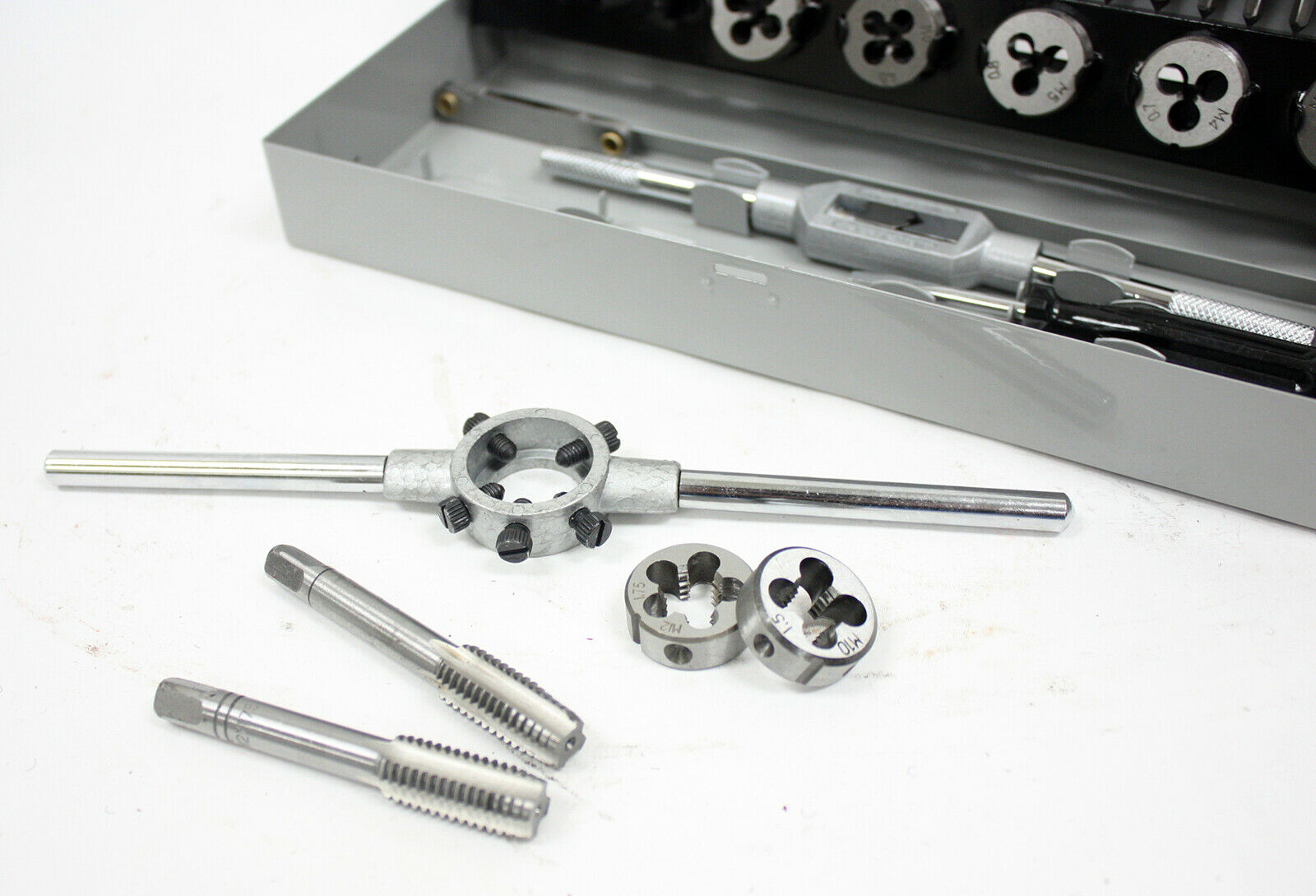 Professional 7Pc Metric M3-M12 Tap Die Set Kit With Split Dies Wrench & Steel