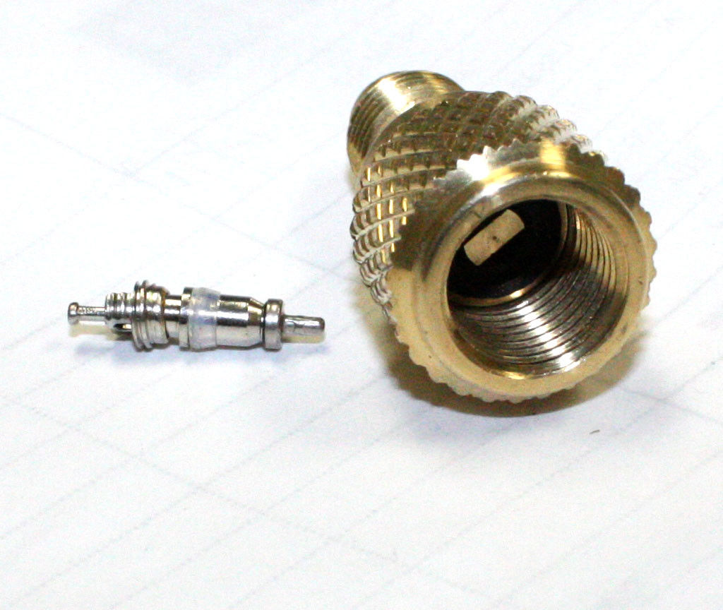 Duokon New AC R410A Brass Adapter Fitting 1/4 Male to 5/16 Female w/Valve Core Charging Hose to Pump 