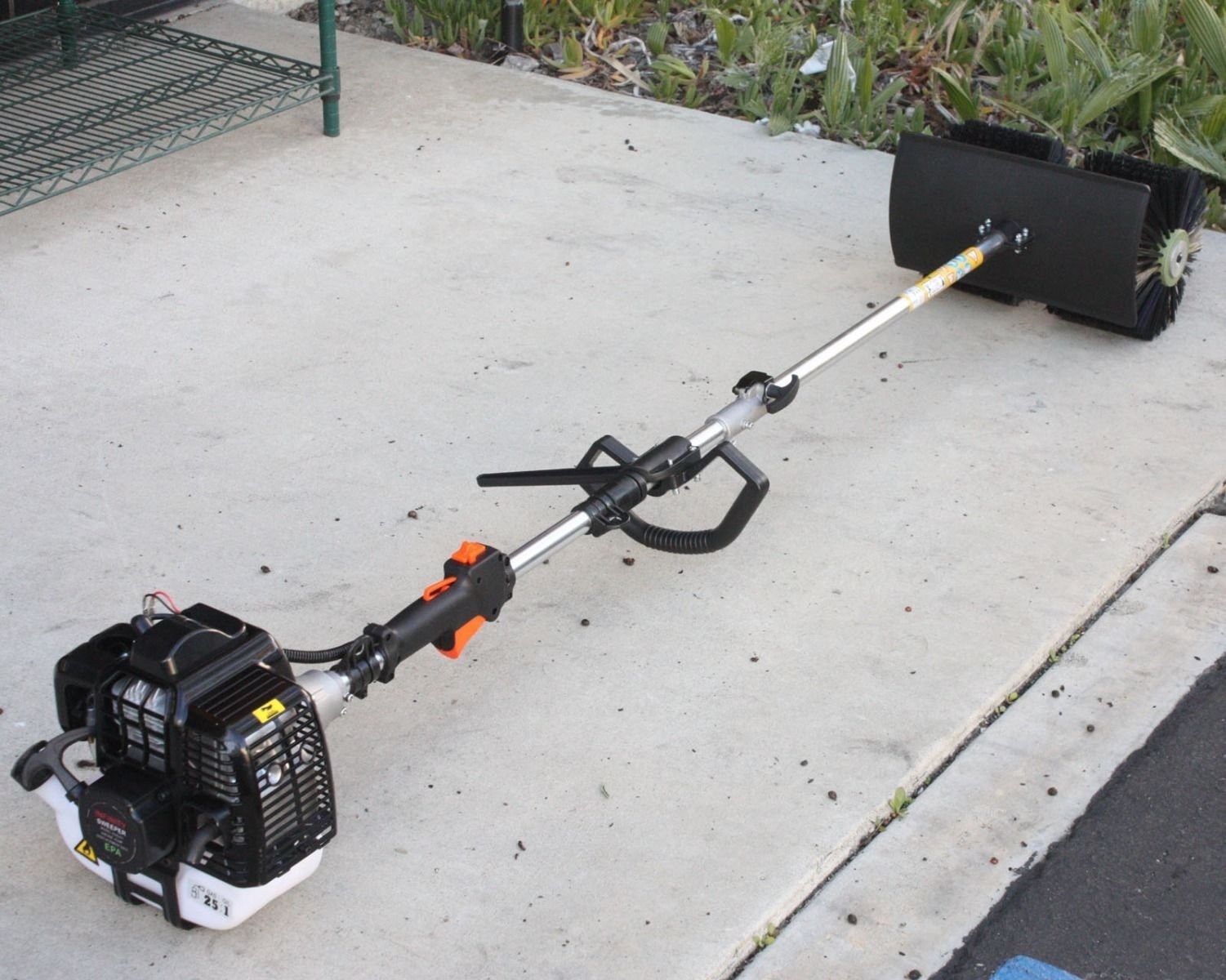 Cordless Power Brush/Artificial Grass/Patios/Driveways/Cleaning Equipment