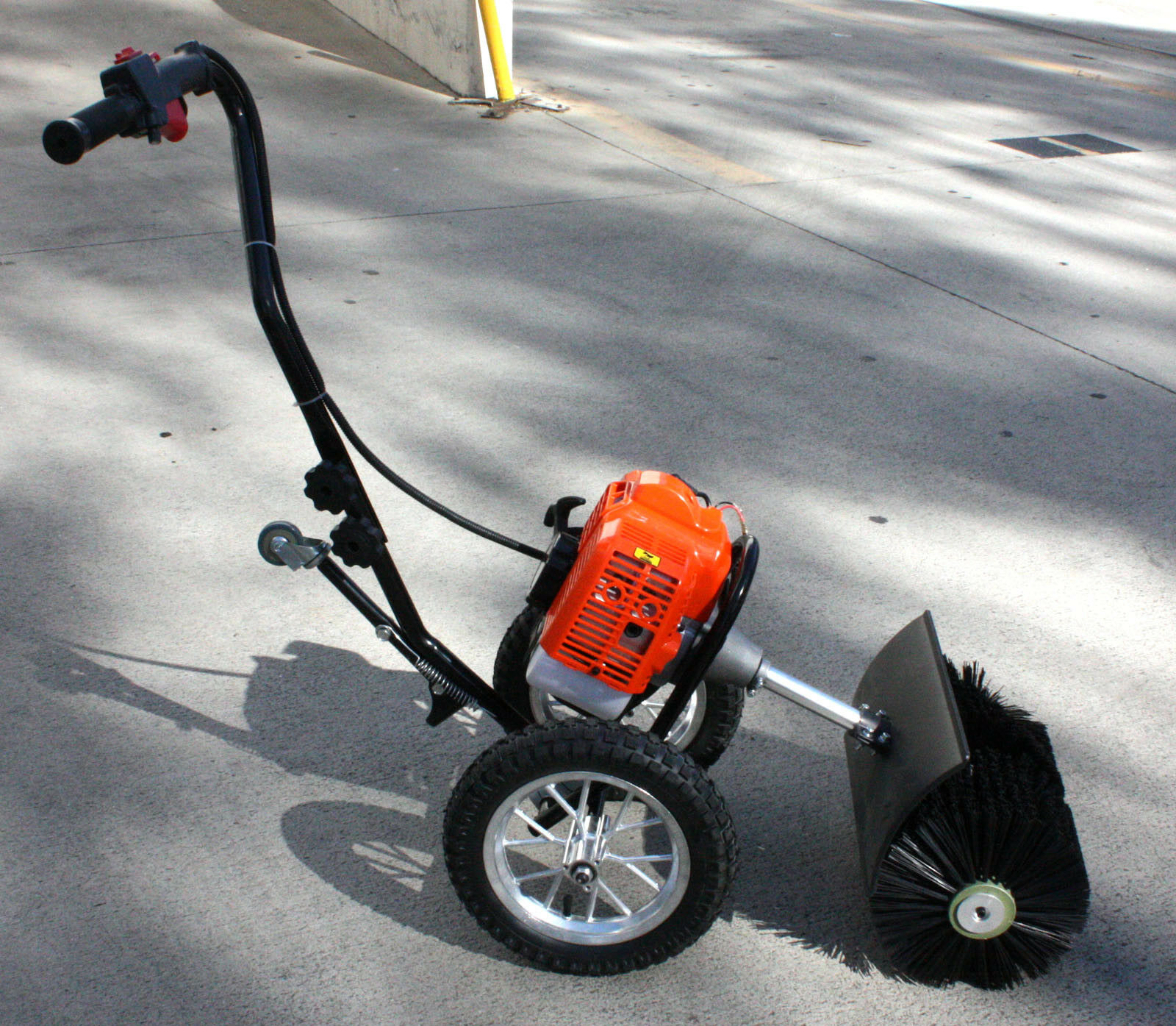 GAS POWER SWEEPER BROOM HAND HELD CONCRETE CLEANING DRIVEWAY WALK BEHIND 52CC 